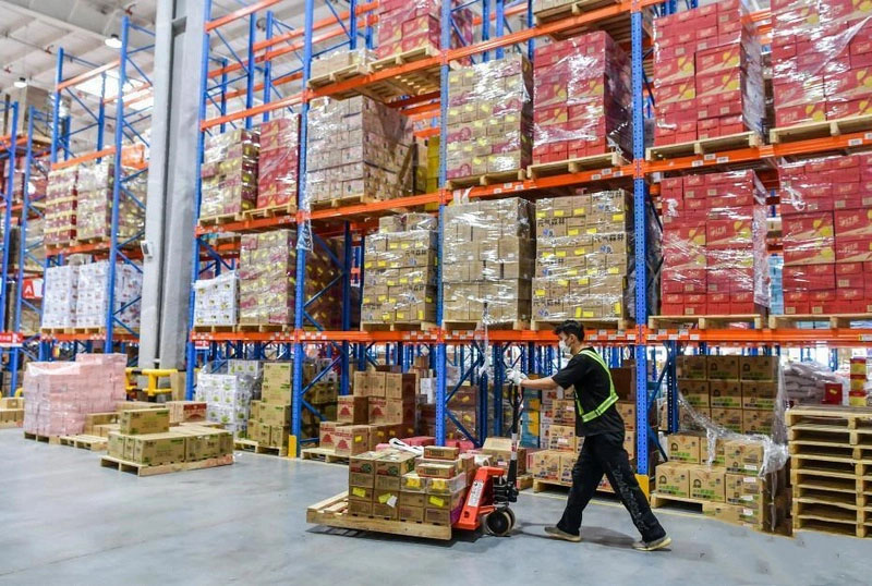 Kho vật tư và khu vực hàng hóa